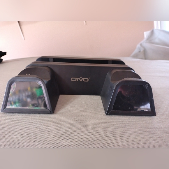 Oivo PS4 cooling and charging station - Picture 2 of 7